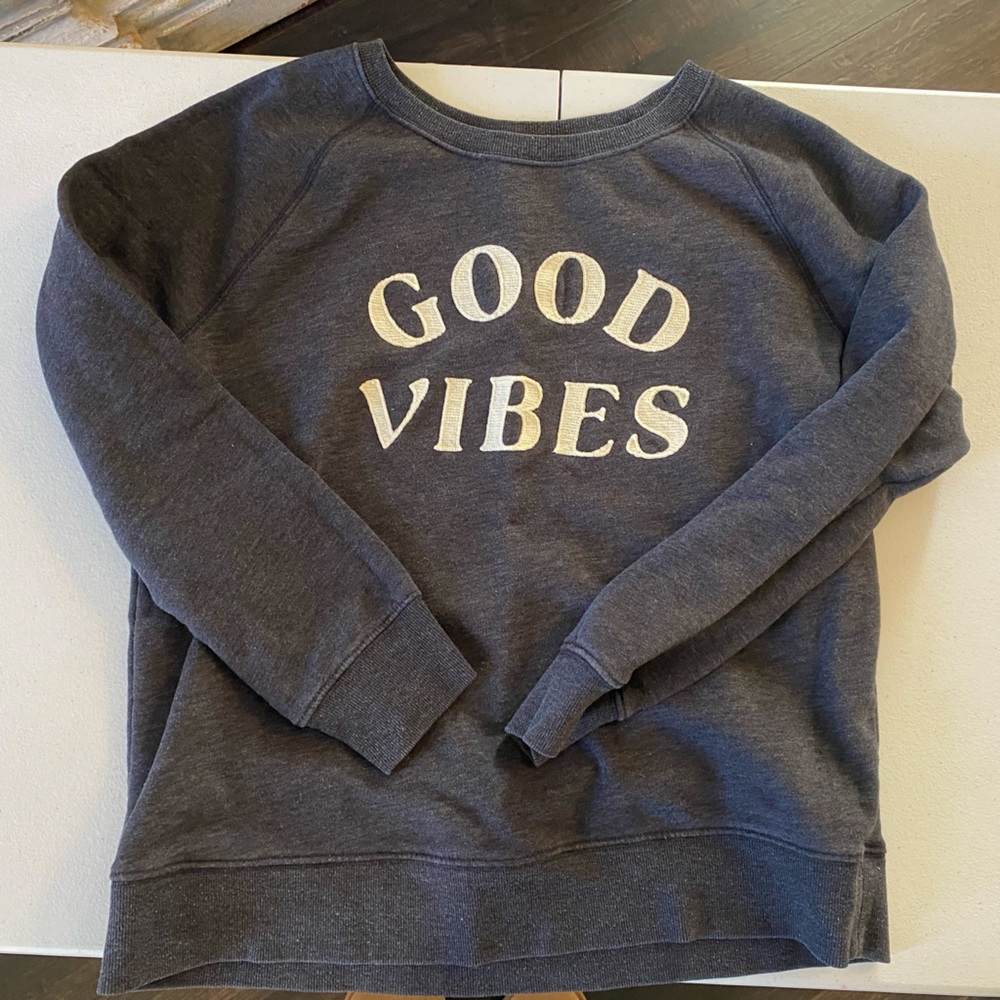 OLD NAVY relaxed crewneck!
